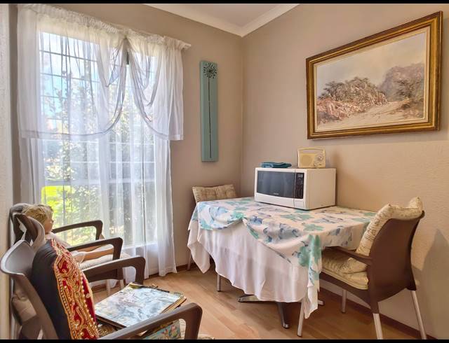 2 BEDROOM TOWNHOUSE FOR SALE IN DOUGLASDALE